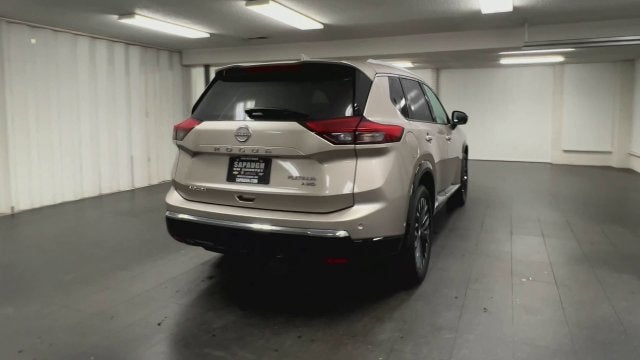 2026 Nissan Rogue Platinum - Photo 8