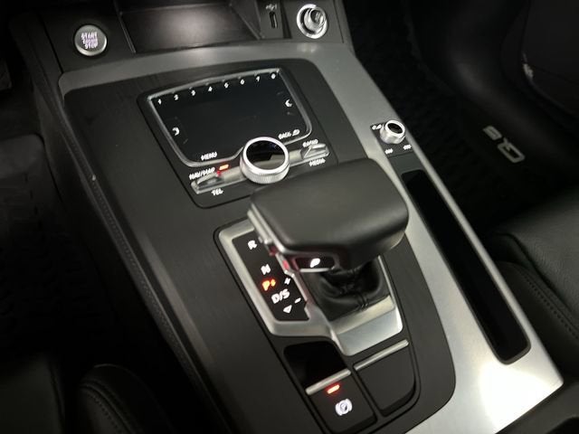 2020 Audi Q5 Titanium Premium Plus 45 TFSI quattro S tronic