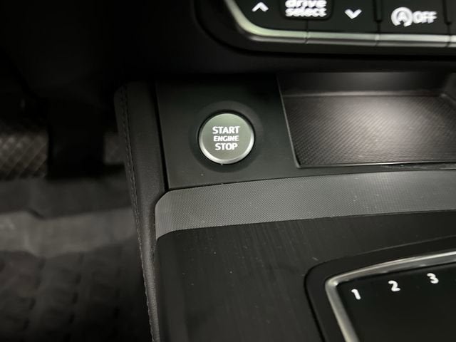 2020 Audi Q5 Titanium Premium Plus 45 TFSI quattro S tronic