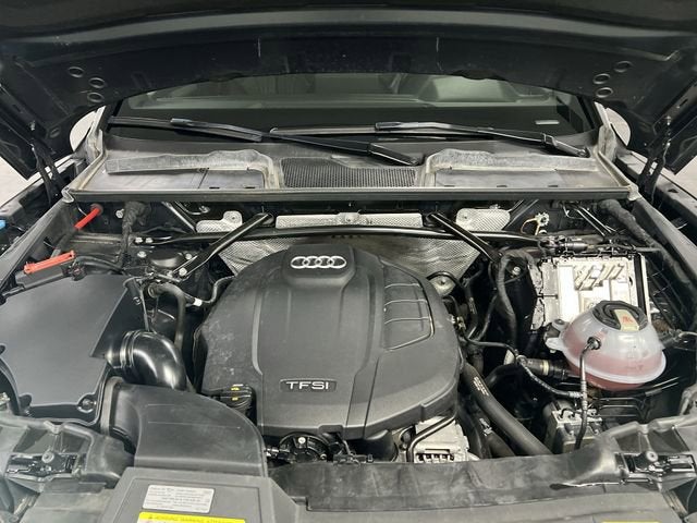 2020 Audi Q5 Titanium Premium Plus 45 TFSI quattro S tronic